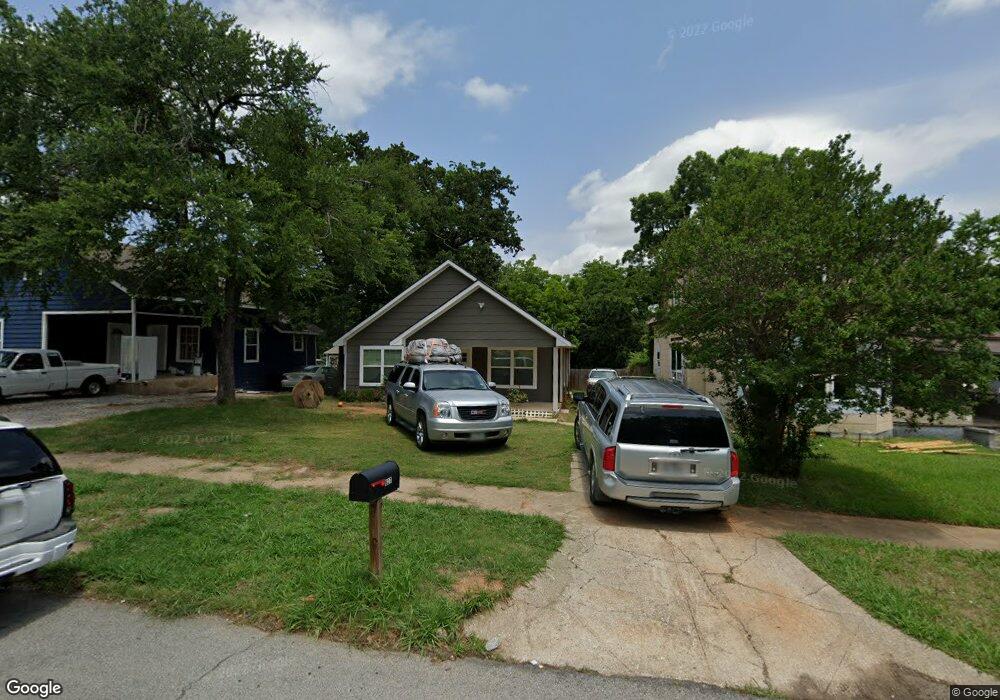 627 W Hull St, Denison, TX 75020 - photo 1