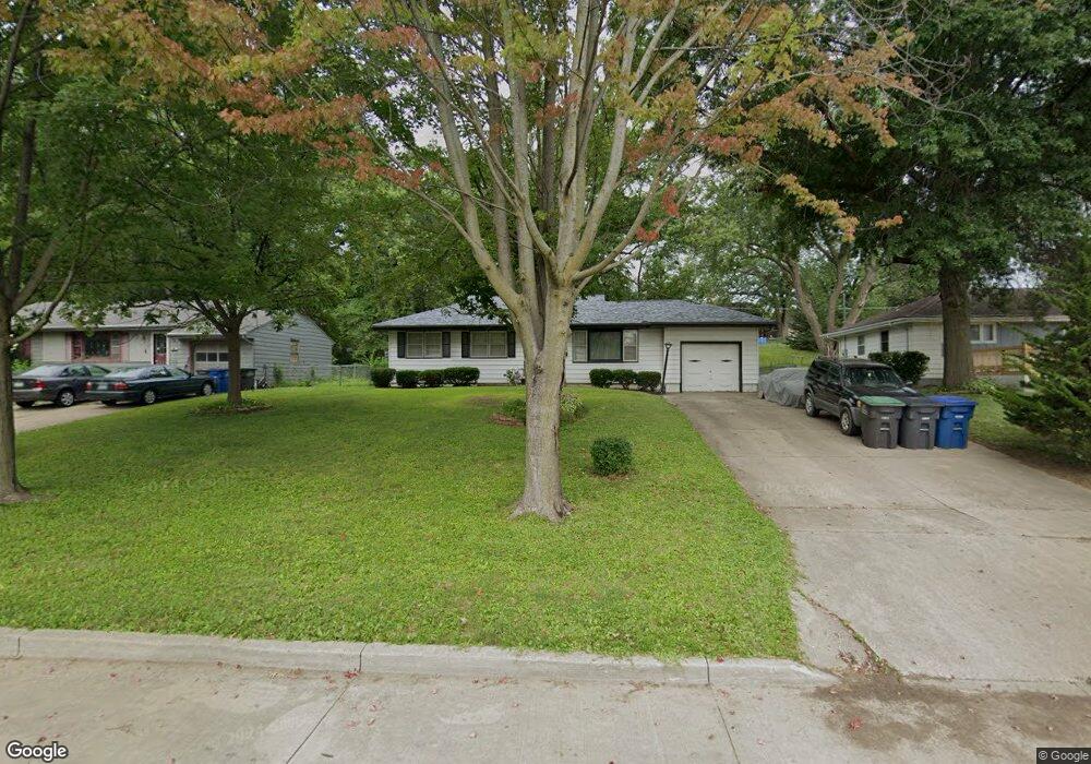 5424 SW 19th St, Des Moines, IA 50315 - photo 1