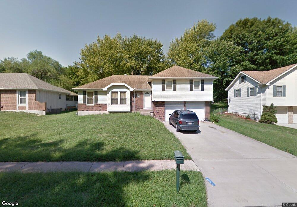 5726 Westgate St, Shawnee, KS 66216 - photo 1