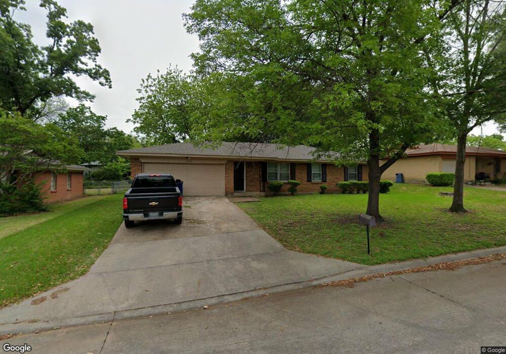 1406 Nichols St, Ennis, TX 75119 - photo 1