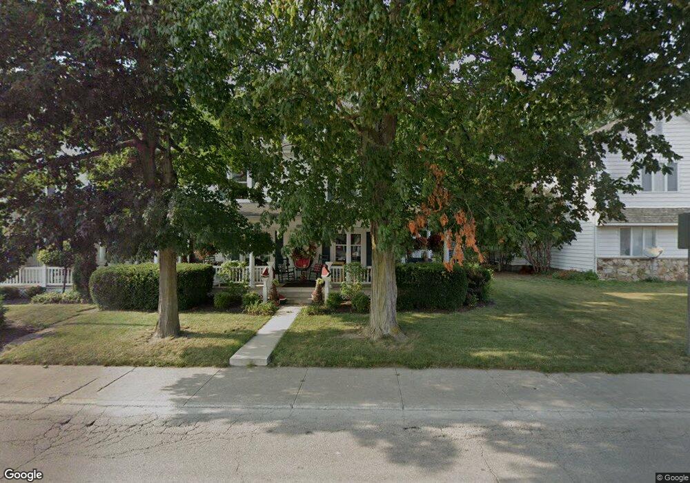 209 W Wabash St, Bluffton, IN 46714 - photo 1