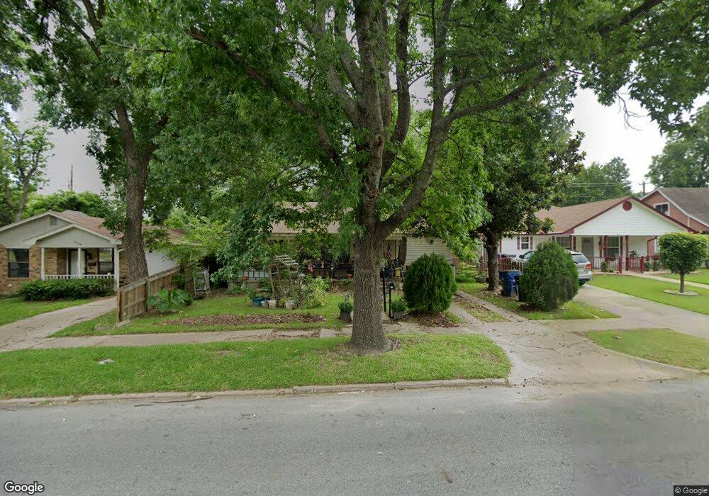 610 W Day St, Denison, TX 75020 - photo 1