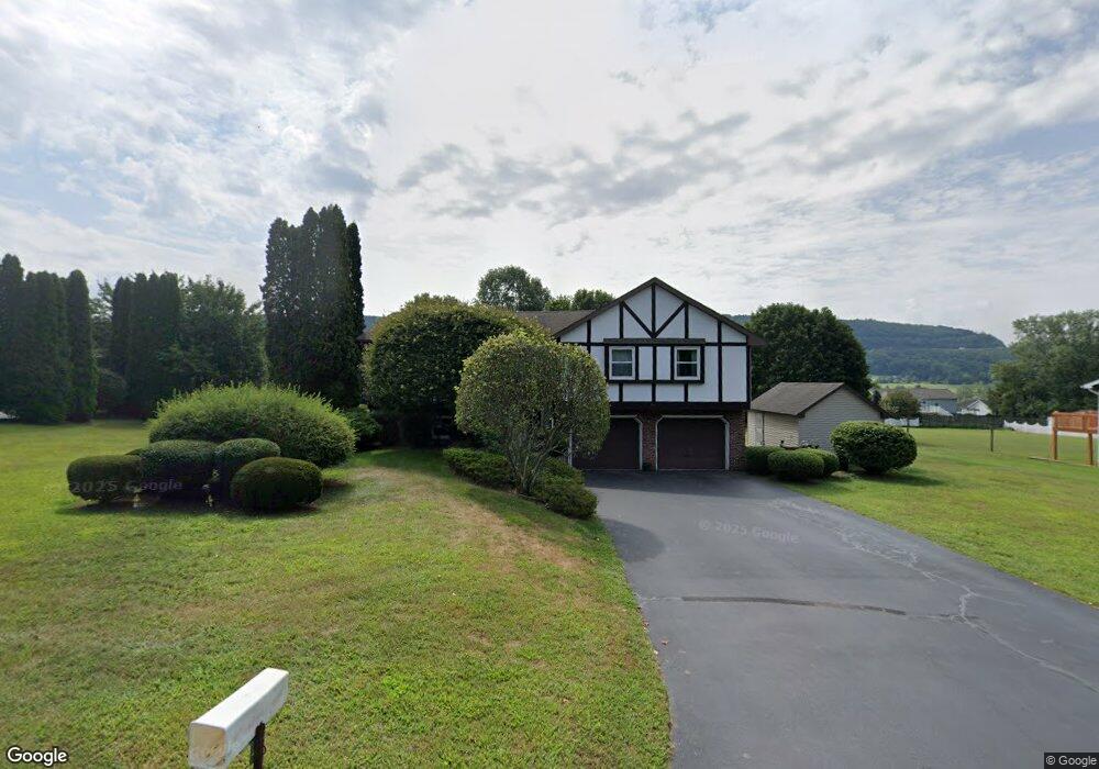 54 Aristocrat Cir, Sugarloaf, PA 18249 - photo 1