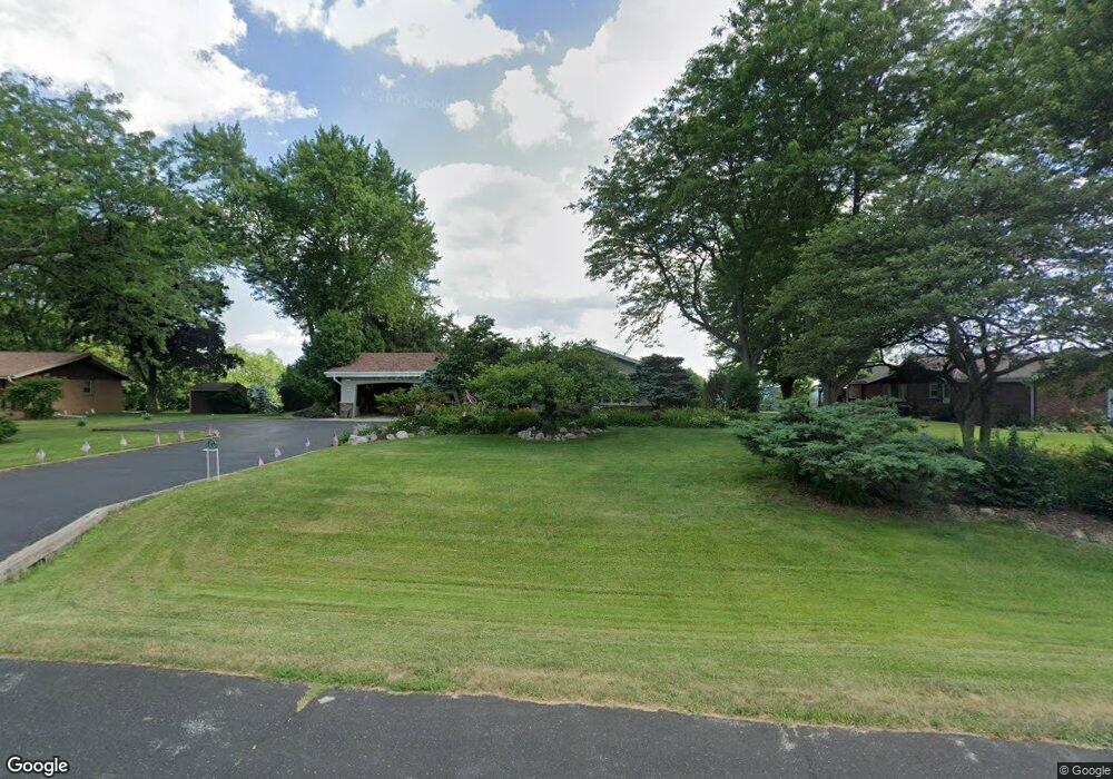 N57W26369 Mount Du Lac Dr, Sussex, WI 53089 - photo 1