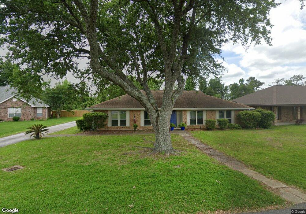 1413 S Greenfield Cir, Lake Charles, LA 70605 - photo 1