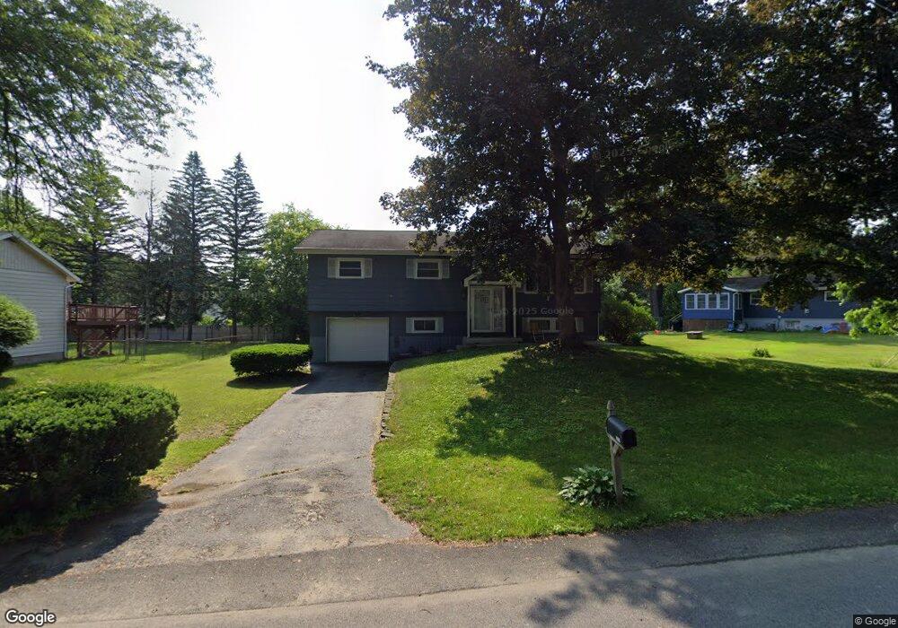 1044 Timothy Ln, Schenectady, NY 12309 - photo 1