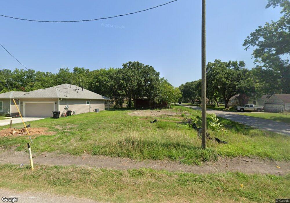 1504 W Blum St unit A, Alvin, TX 77511 - photo 1