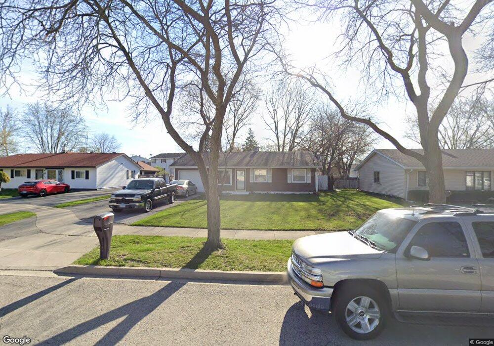 601 Pioneer Ct, Waukegan, IL 60085 - photo 1