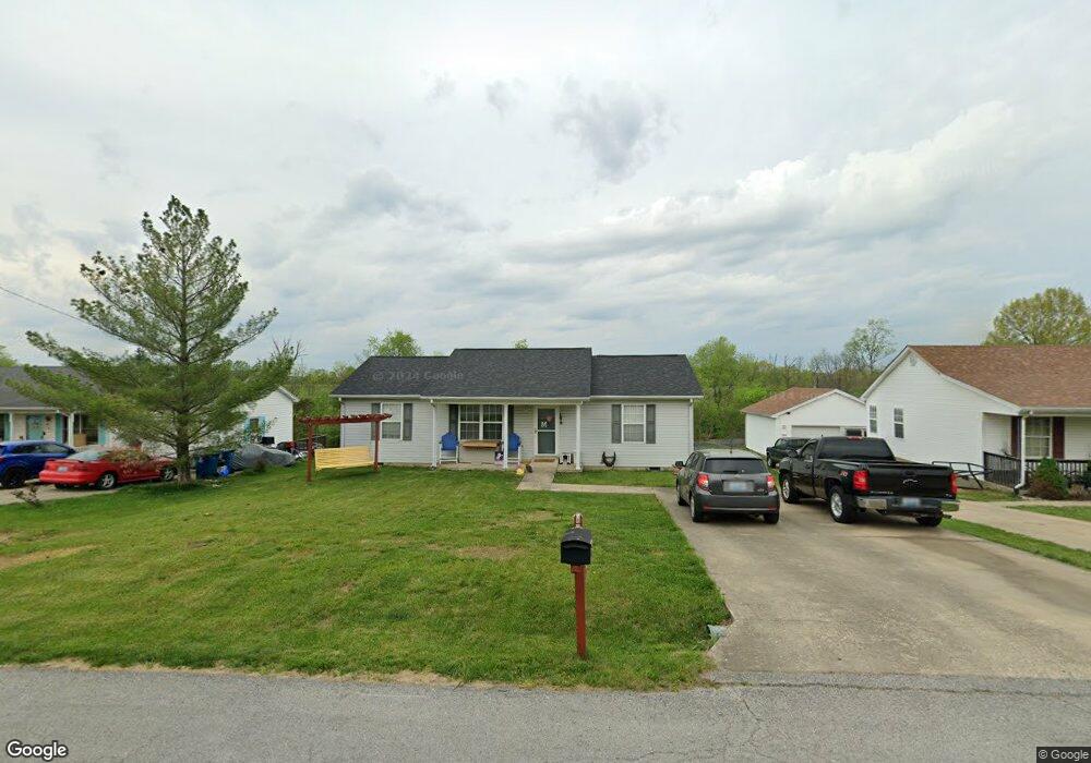 1015 Ravenwood Dr, Lawrenceburg, KY 40342 - photo 1