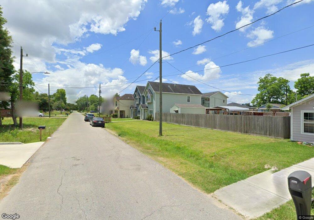 7913 Dyer St, Houston, TX 77088 - photo 1