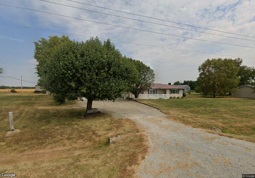 8812 E State Highway 33, Shumway, IL 62461 - photo 1