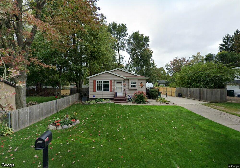 811 Rg, Lansing, MI 48911 - photo 1