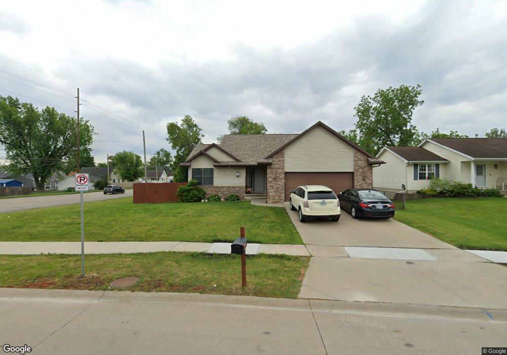 3403 Amanda Ct NW, Cedar Rapids, IA 52405 - photo 1