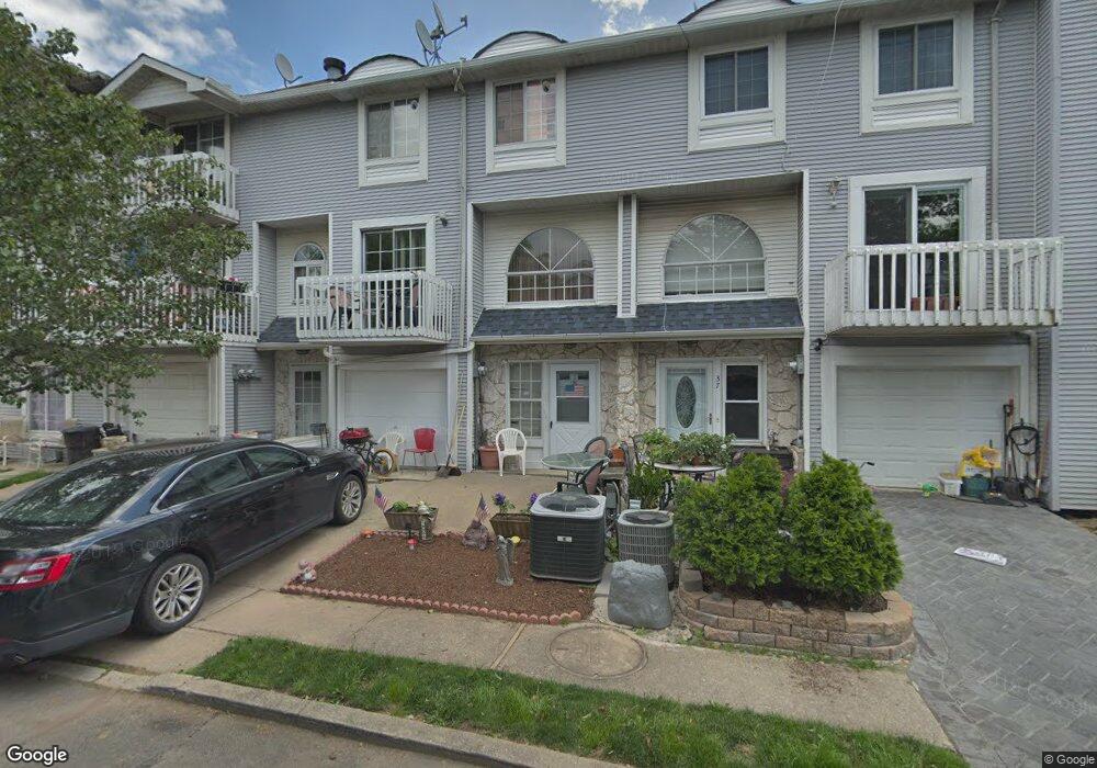 39 Country Dr E unit 78, Staten Island, NY 10314 - photo 1