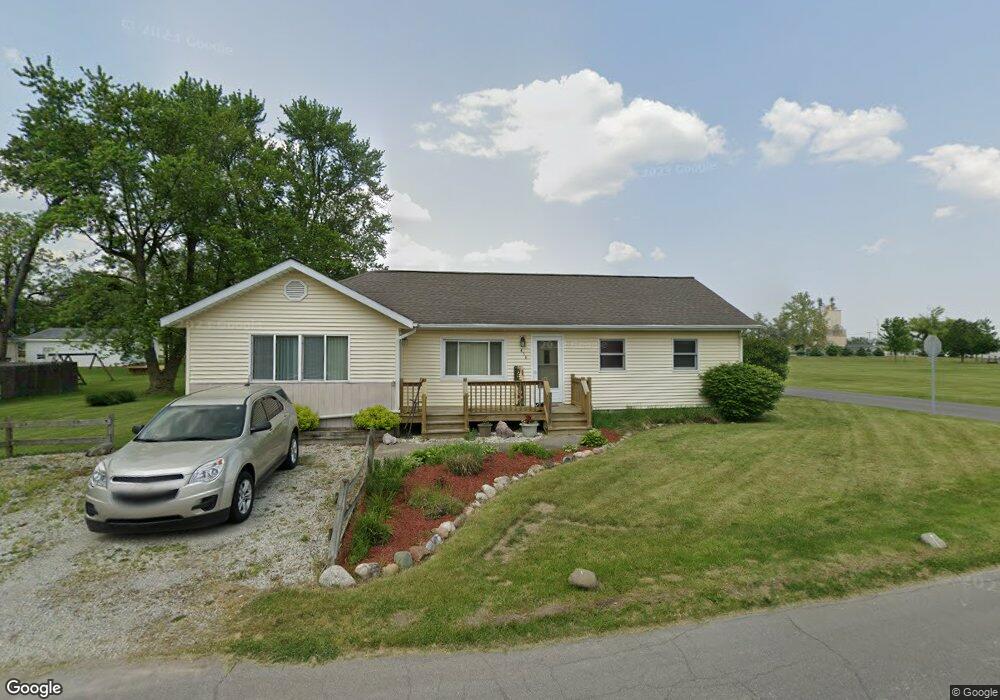 458 E Indiana Ave, Nappanee, IN 46550 - photo 1