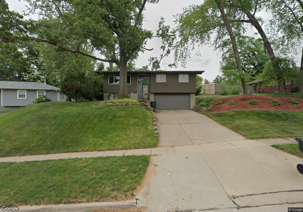 2509 Falcon Dr NE, Cedar Rapids, IA 52402 - photo 1