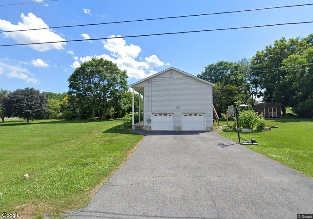 483 Willis Dr, Bunker Hill, WV 25413 - photo 1