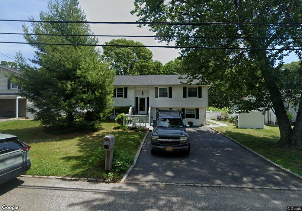 919 Chester Rd, Sayville, NY 11782 - photo 1