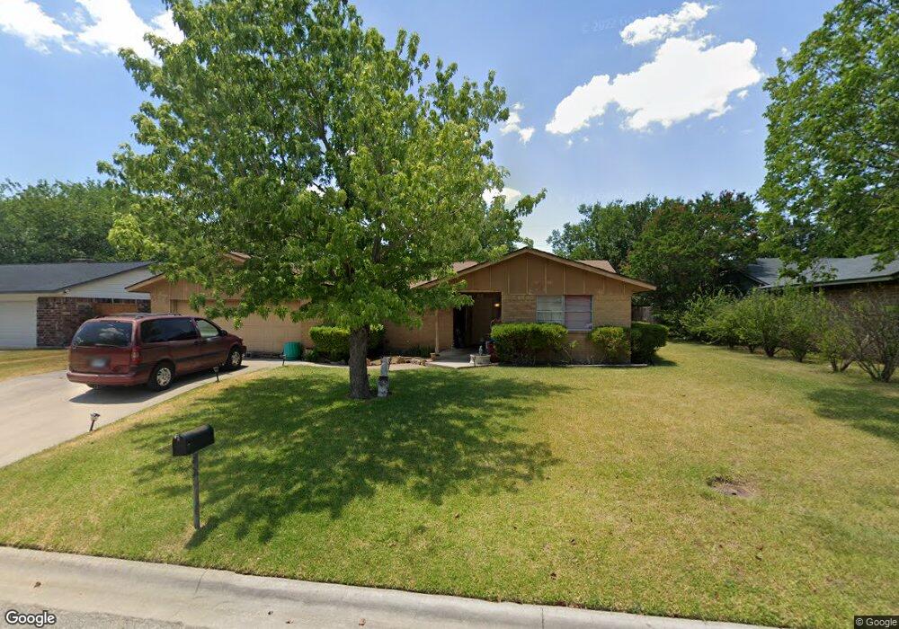 405 Ashland Dr, Gainesville, TX 76240 - photo 1