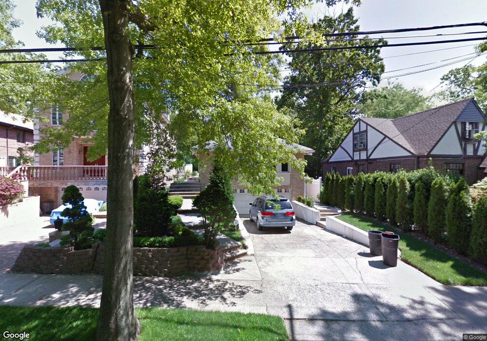 18442 Aberdeen Rd, Jamaica, NY 11432 - photo 1