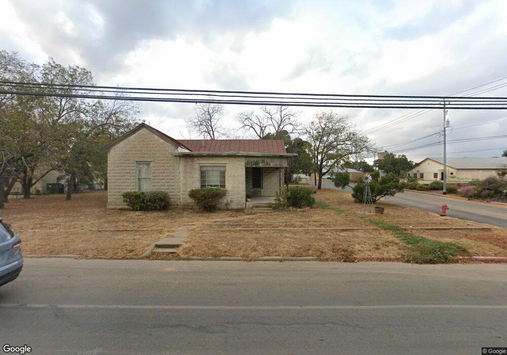 402 S Washington St, Fredericksburg, TX 78624 - photo 1