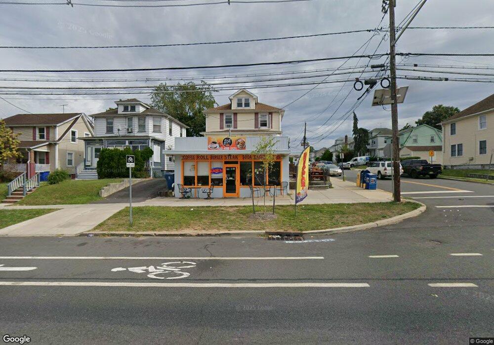 648 Livingston Ave, North Brunswick Township, NJ 08902 - photo 1