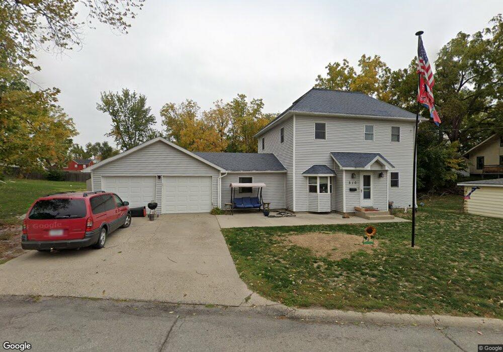 310 S 8th Ave W, Newton, IA 50208 - photo 1