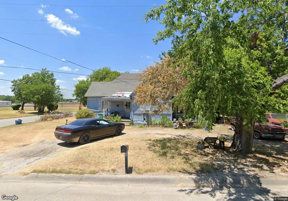 1021 Field St, Gainesville, TX 76240 - photo 1