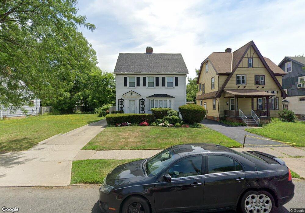 911 Nela View Rd, Cleveland, OH 44112 - photo 1