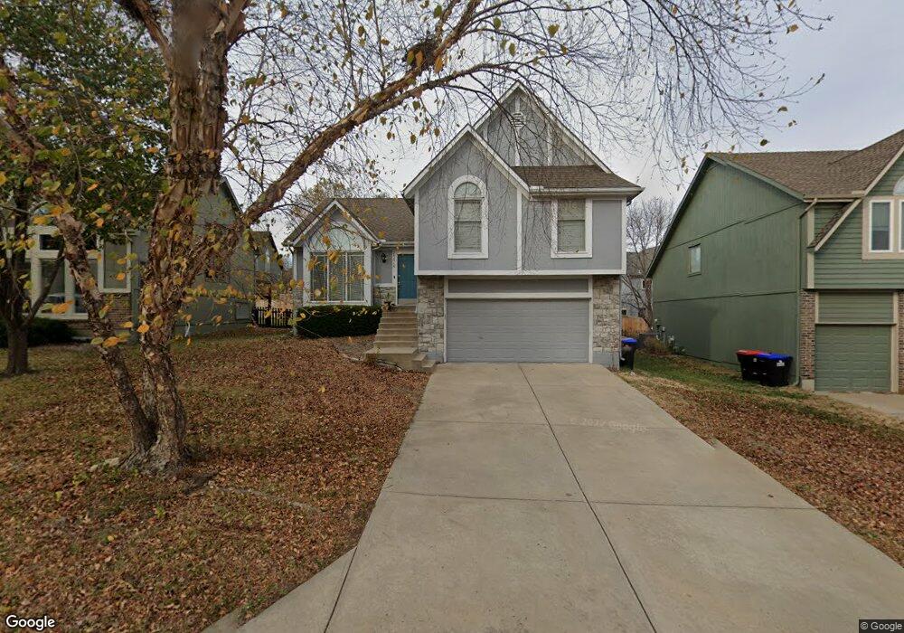 21516 W 53rd St, Shawnee, KS 66226 - photo 1