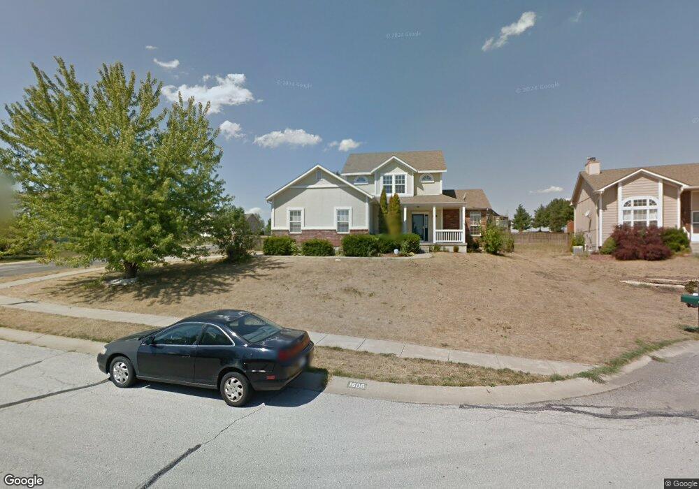 1606 Pine Creek Ct, Raymore, MO 64083 - photo 1