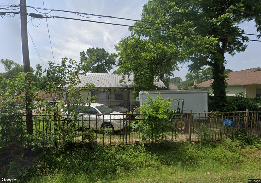 905 Thornton Rd unit E, Houston, TX 77018 - photo 1