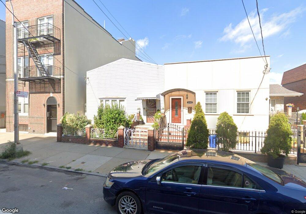 2540 44th St, Astoria, NY 11103 - photo 1