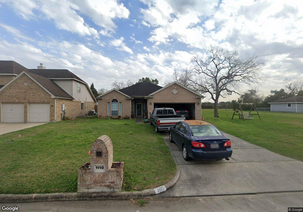 1110 Wildwinn Dr, Alvin, TX 77511 - photo 1