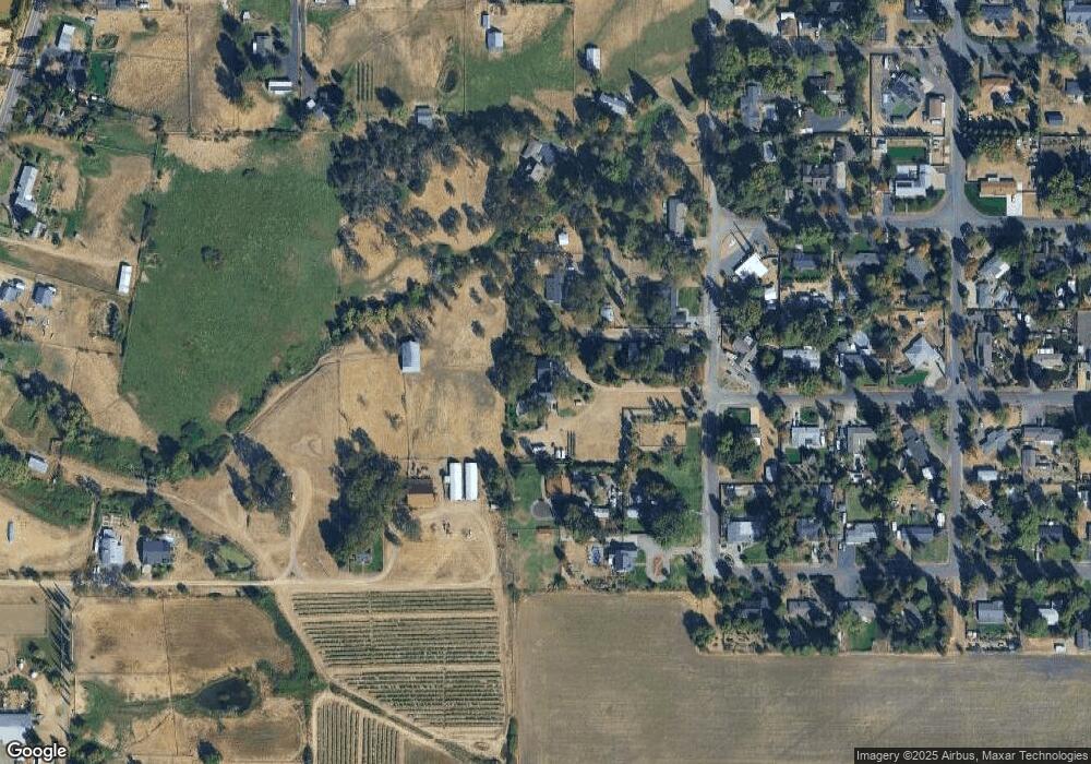 1745 Niedermeyer Dr, Central Point, OR 97502 - photo 1