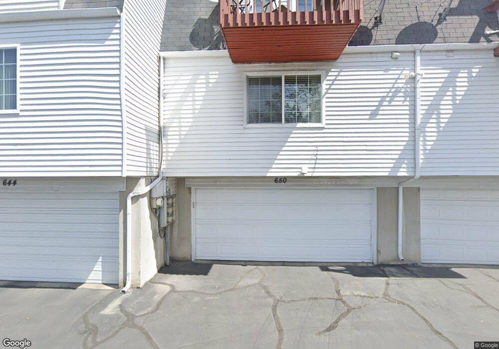 684 E Williamsburg Park Cir unit 11, Sandy, UT 84070 - photo 1