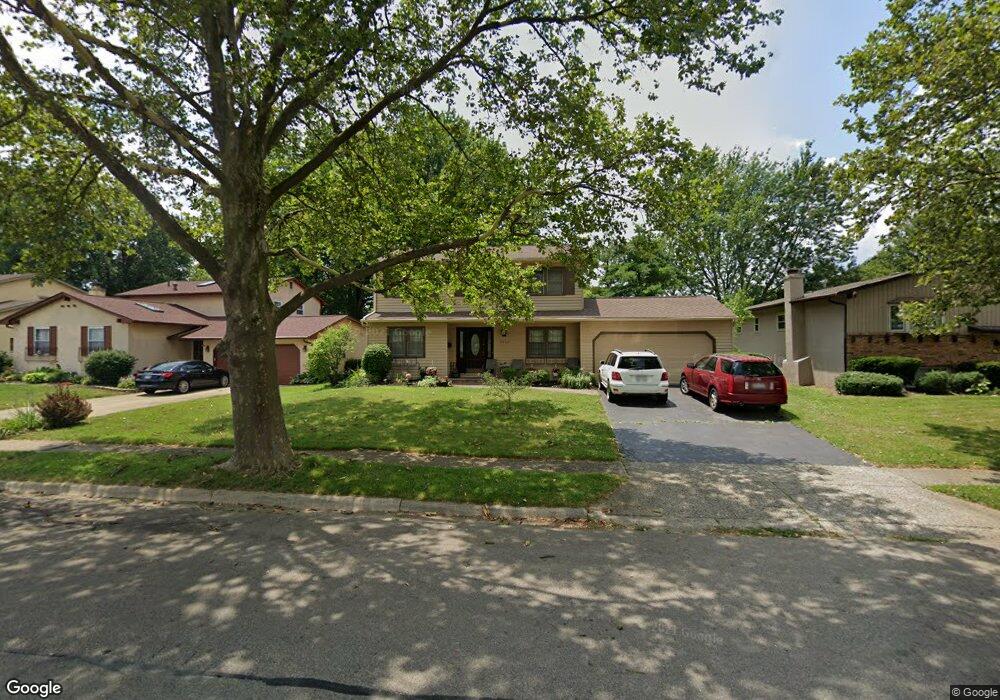 6069 Beechcroft Rd, Columbus, OH 43229 - photo 1