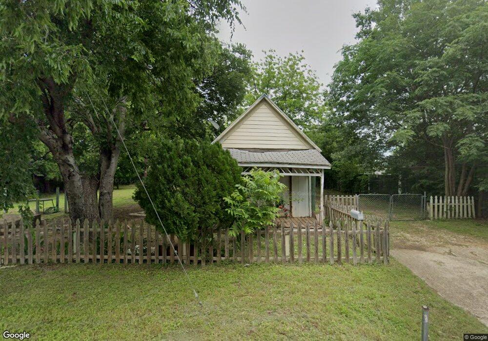 304 N Wilhite St, Cleburne, TX 76031 - photo 1