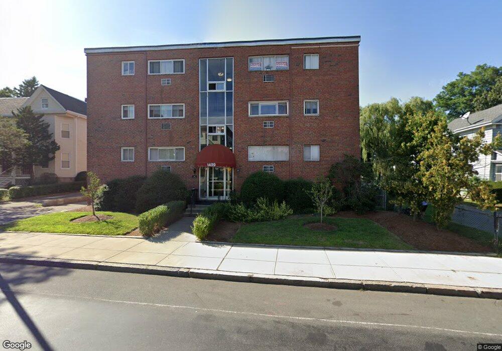 1409 River St unit 32, Hyde Park, MA 02136 - photo 1