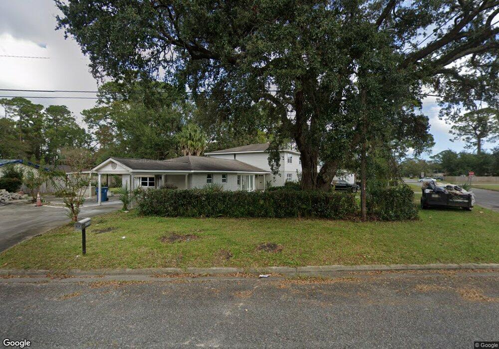 2001 Starling St, Brunswick, GA 31520 - photo 1