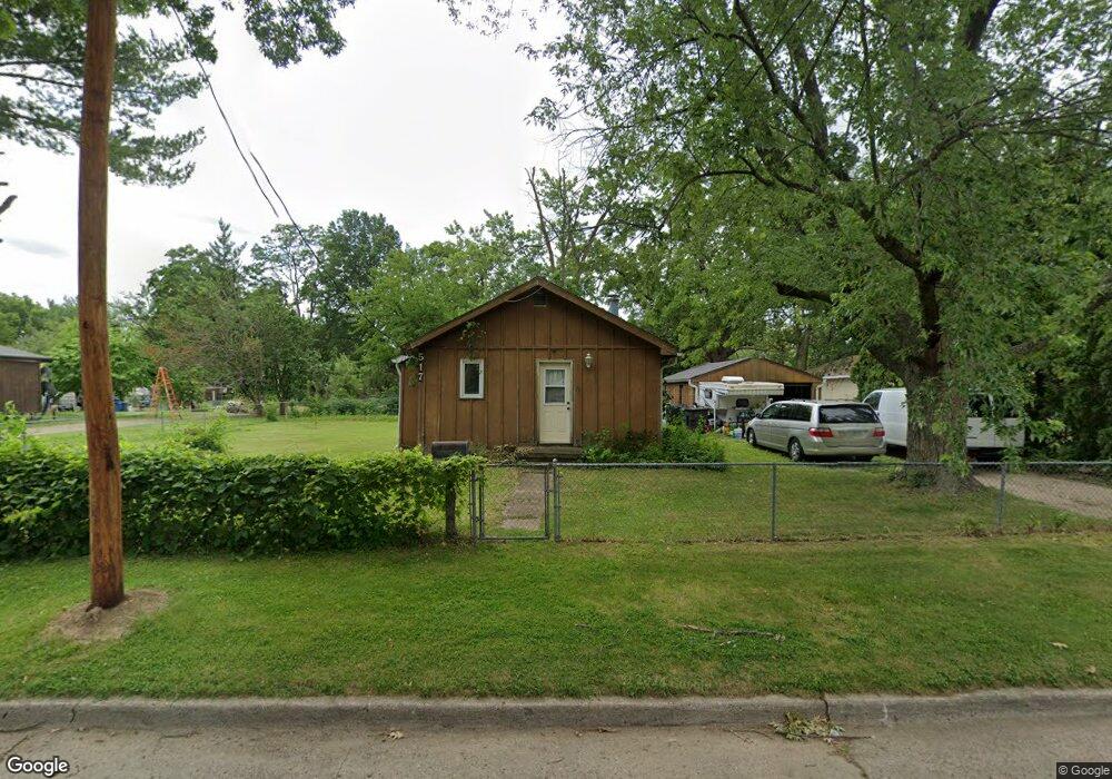 517 E Hughes Ave, Des Moines, IA 50315 - photo 1