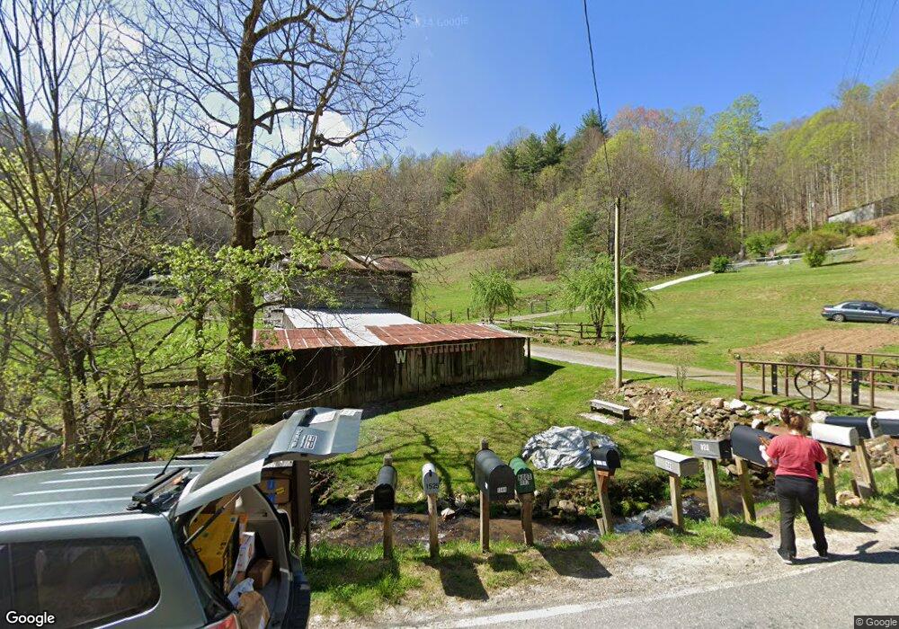 823 Roaring Fork Rd, Burnsville, NC 28714 - photo 1