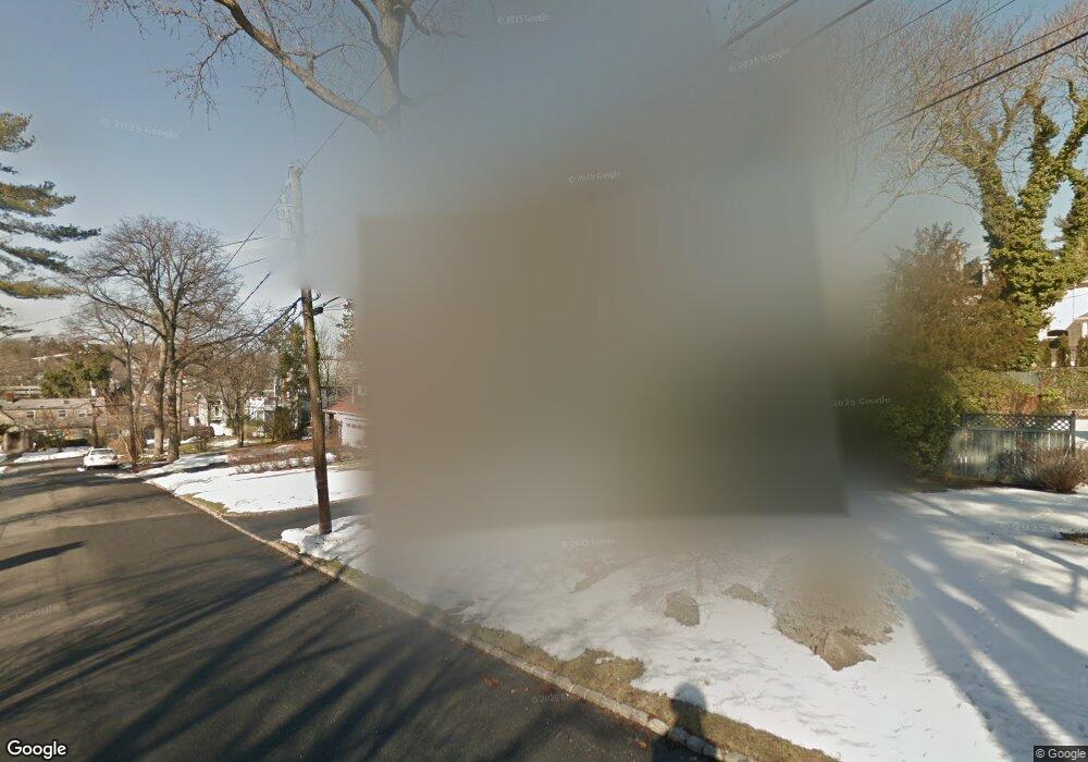 233 Manhasset Ave, Manhasset, NY 11030 - photo 1