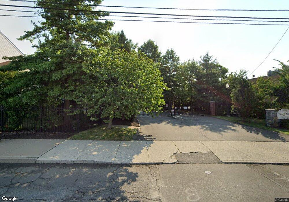 750 Seaview Ave unit 1, Bridgeport, CT 06607 - photo 1