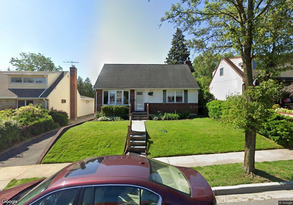 261 Jerome Ave, Mineola, NY 11501 - photo 1