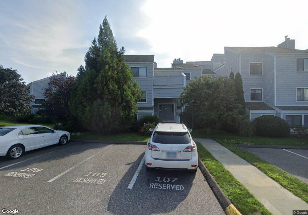 86 Rowayton Woods Dr, Norwalk, CT 06854 - photo 1