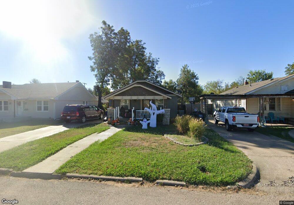 211 W Midland St, Shawnee, OK 74804 - photo 1