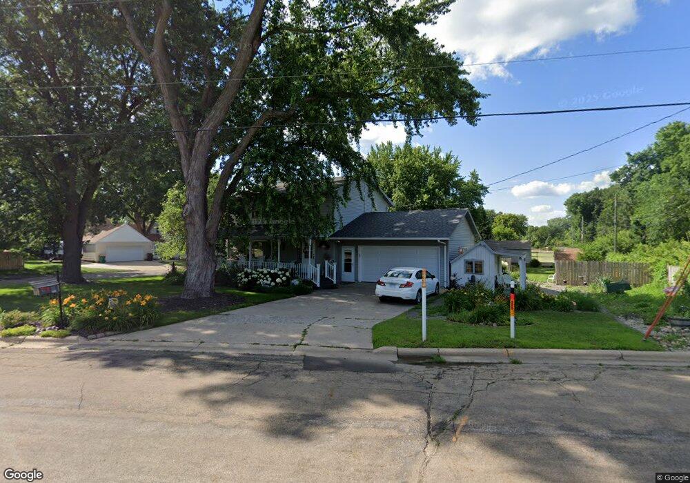 1902 Wedgewood Rd, Albert Lea, MN 56007 - photo 1
