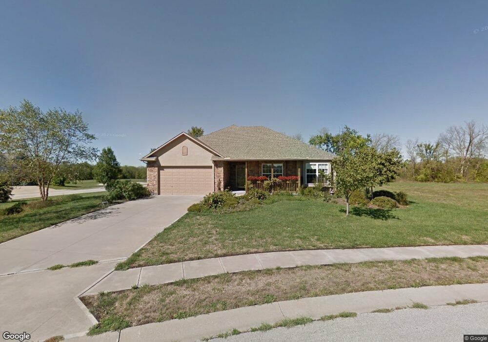 906 S Ash St, Raymore, MO 64083 - photo 1