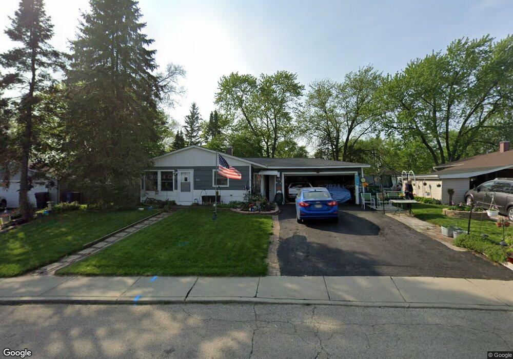 526 Waco Ln, Carpentersville, IL 60110 - photo 1